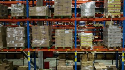 跨境電商“加速跑” 直擊上海港進出口商品中轉倉，透視貿易新脈動